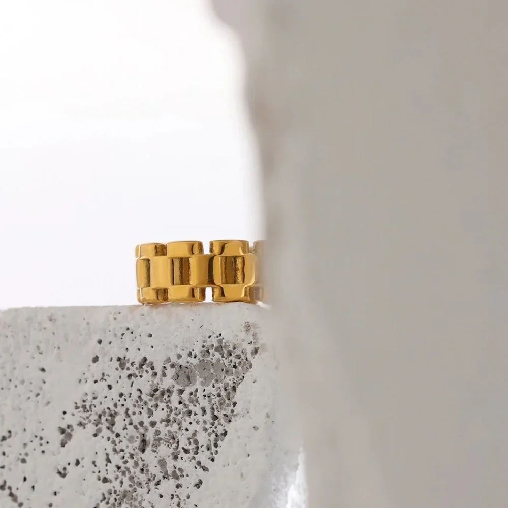 NEW 18K Gold Plated Link Chain Ring